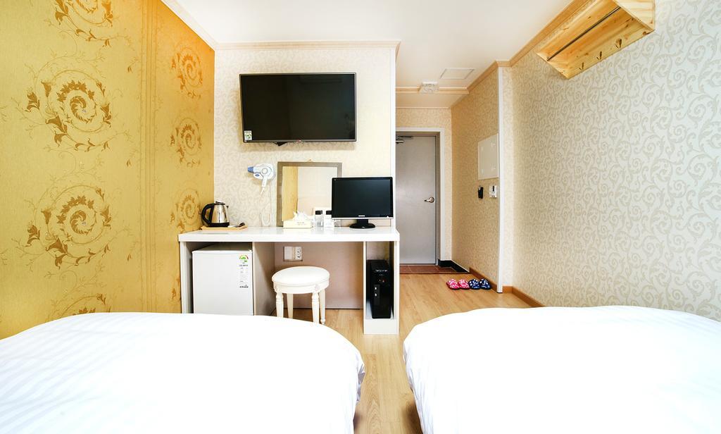 Tamragio Residence Hotel เมืองเชจู ภายนอก รูปภาพ