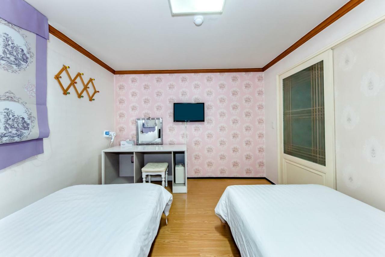 Tamragio Residence Hotel เมืองเชจู ภายนอก รูปภาพ