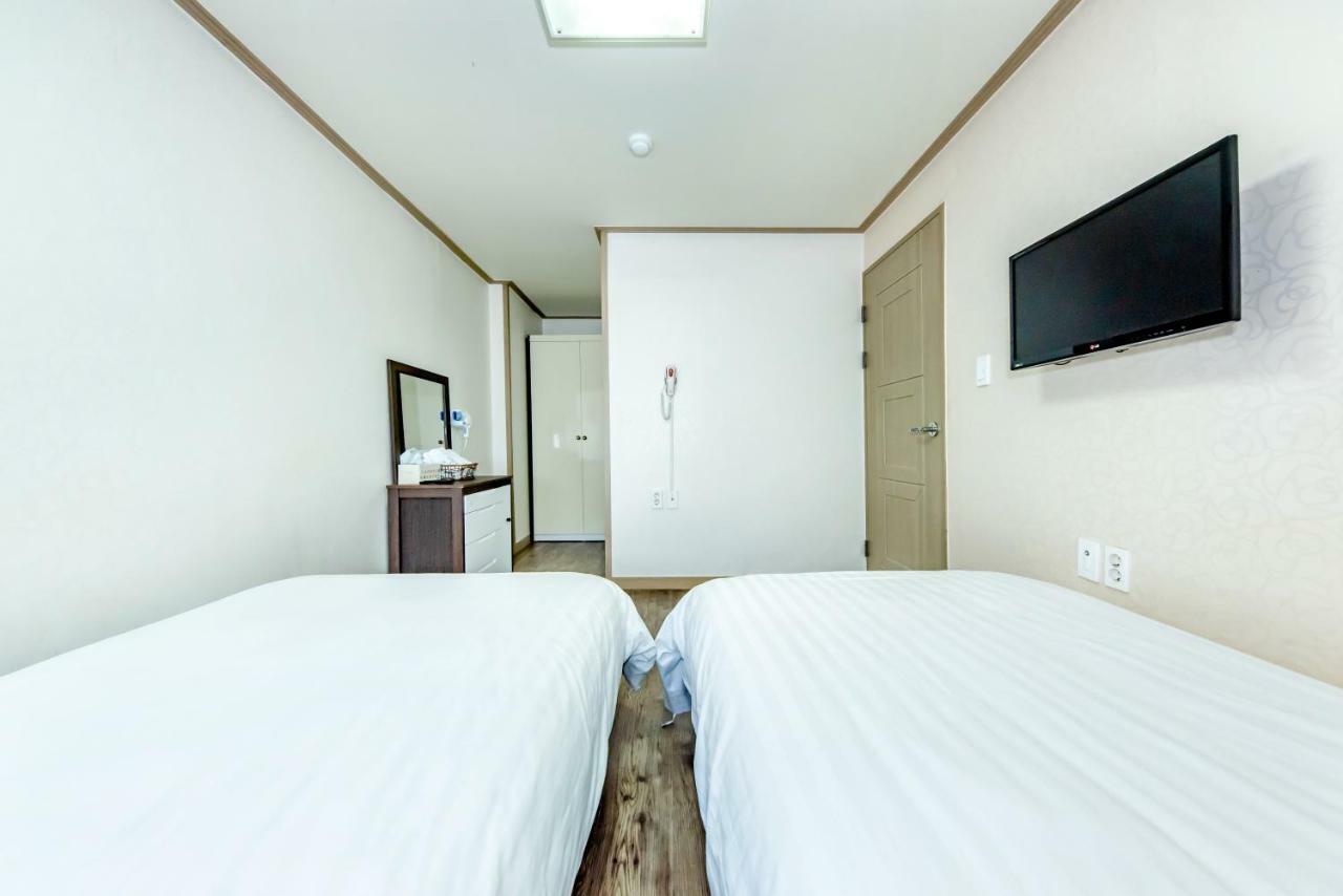 Tamragio Residence Hotel เมืองเชจู ภายนอก รูปภาพ