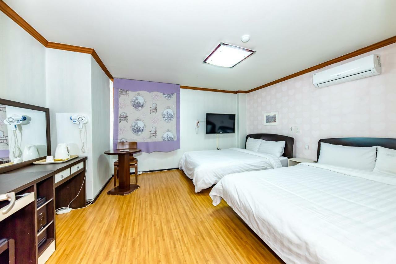 Tamragio Residence Hotel เมืองเชจู ภายนอก รูปภาพ