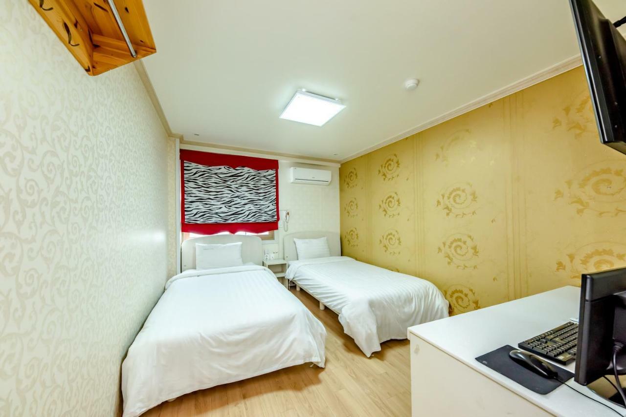 Tamragio Residence Hotel เมืองเชจู ภายนอก รูปภาพ