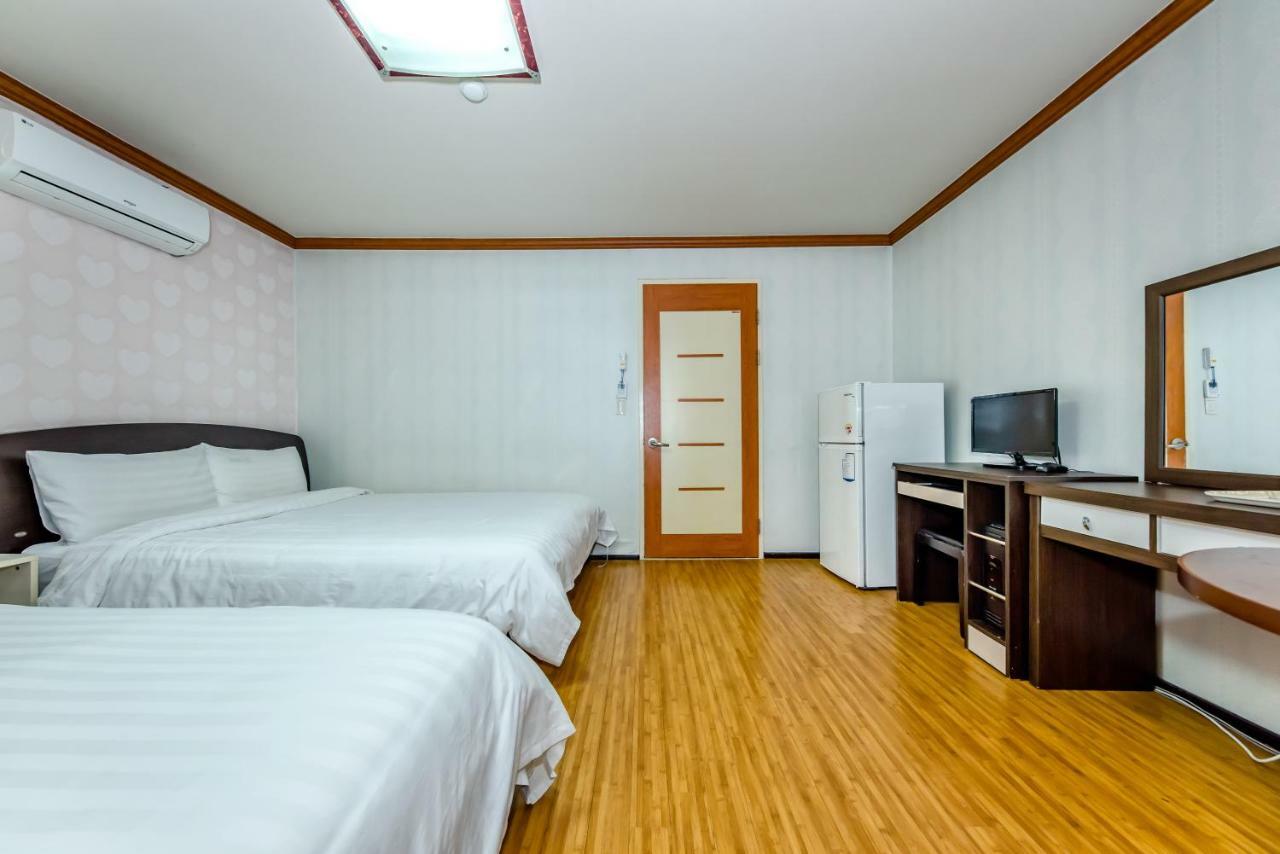 Tamragio Residence Hotel เมืองเชจู ภายนอก รูปภาพ