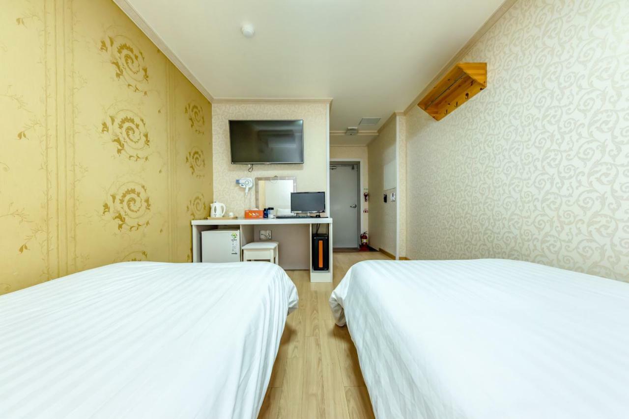 Tamragio Residence Hotel เมืองเชจู ภายนอก รูปภาพ