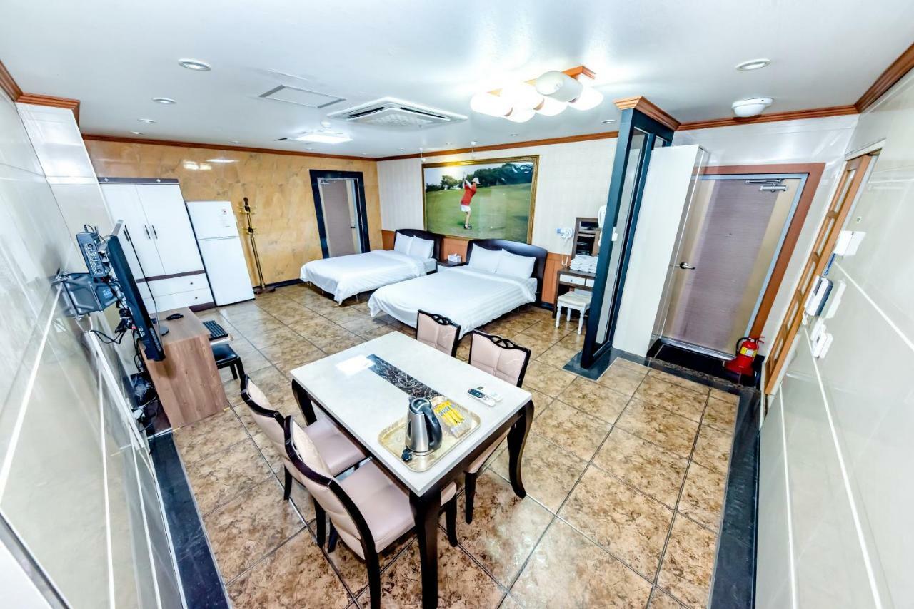 Tamragio Residence Hotel เมืองเชจู ภายนอก รูปภาพ