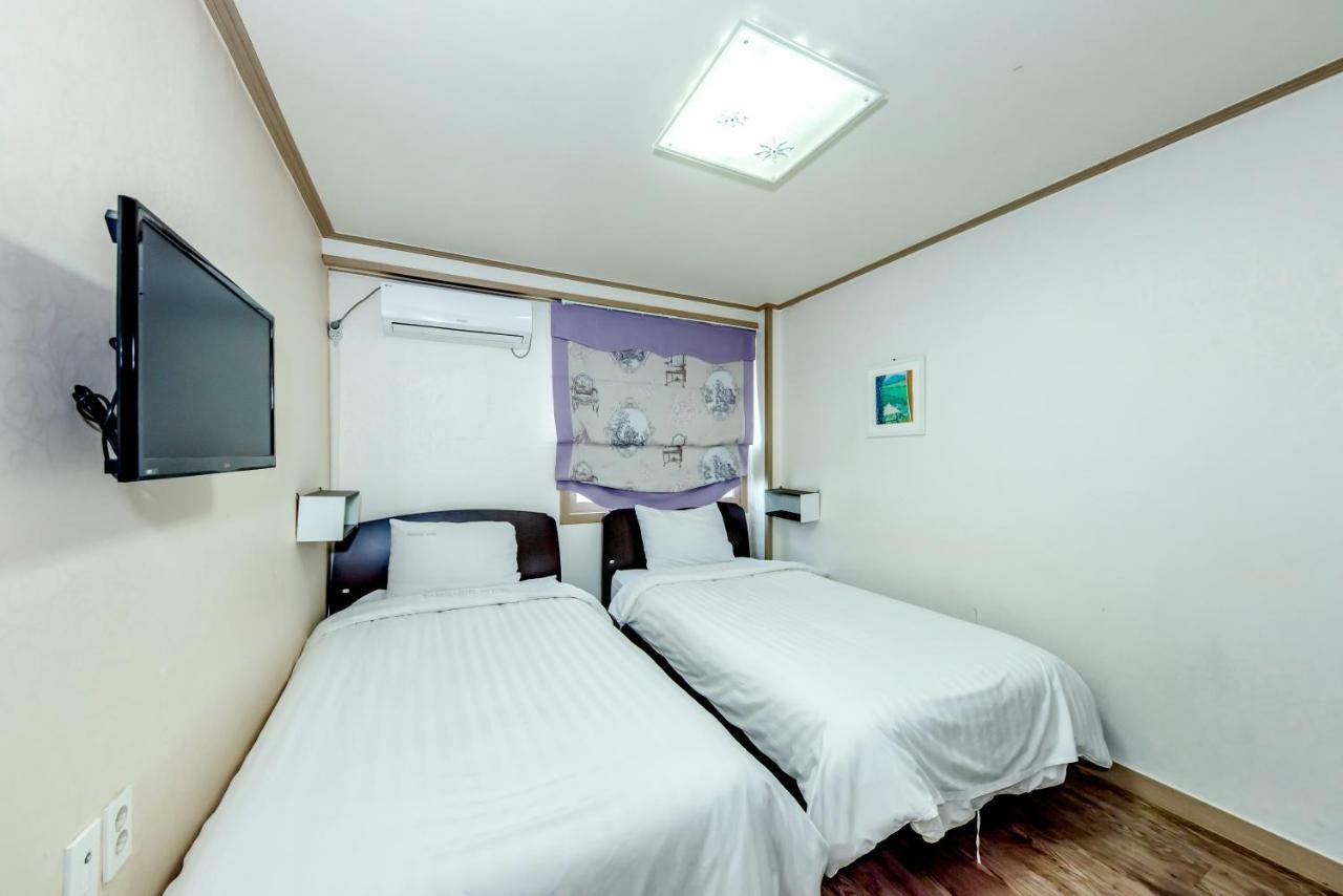 Tamragio Residence Hotel เมืองเชจู ภายนอก รูปภาพ