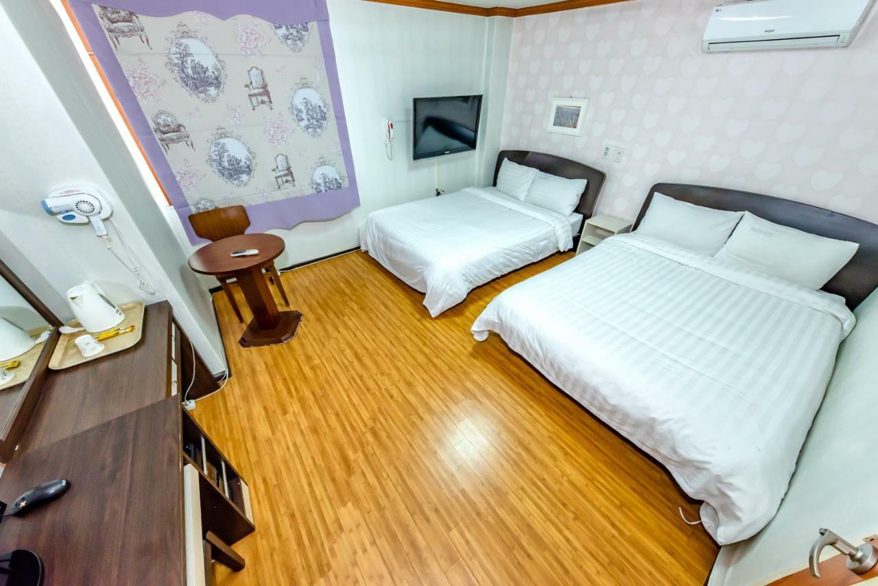 Tamragio Residence Hotel เมืองเชจู ภายนอก รูปภาพ